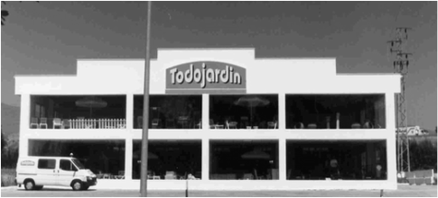 TODOJARDIN. Tienda de muebles de jardín y complementos de exterior de Estepona en 1995