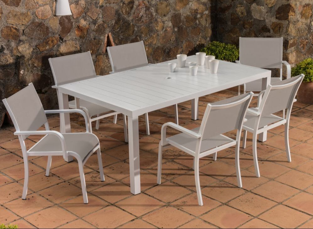 Mesa y sillas de jardin baratas en liquidación en Chiclana